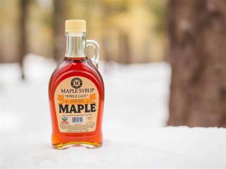 What causes Niter in maple syrup?