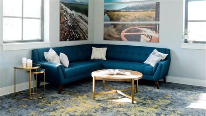 What color pillows go with a blue couch?