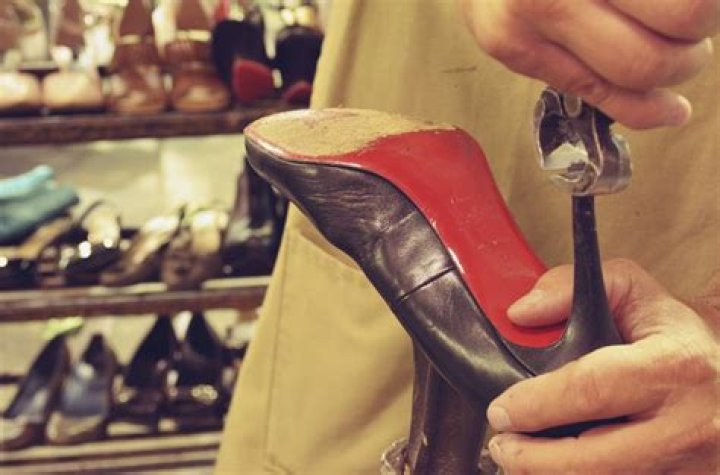 What does a cobbler do?