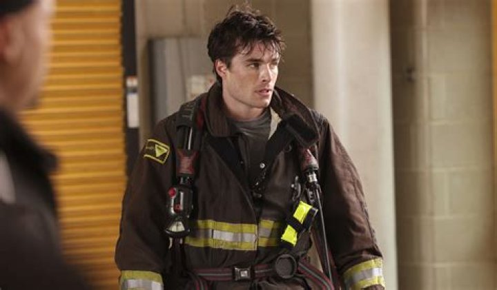 What happened to Damon on Holmes makes it right?