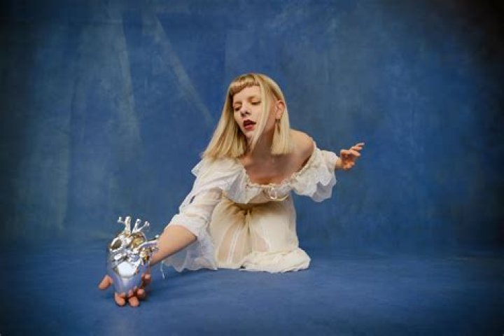 What happened to the singer Maxwell?