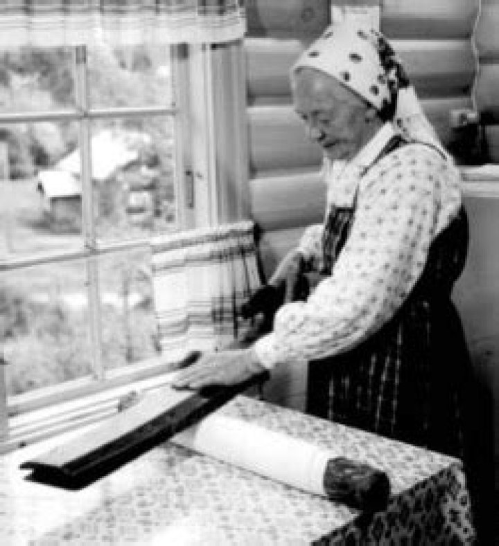 What is a mangle board?