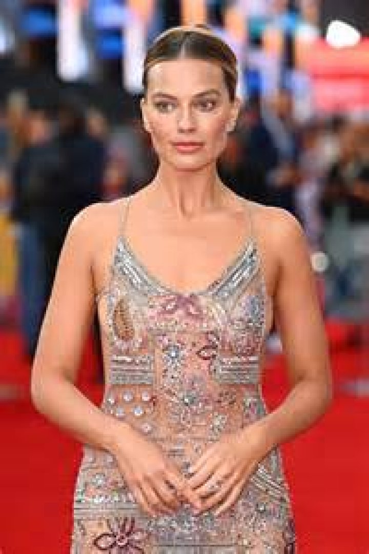 What Is Margot Robbies Natural Hair?