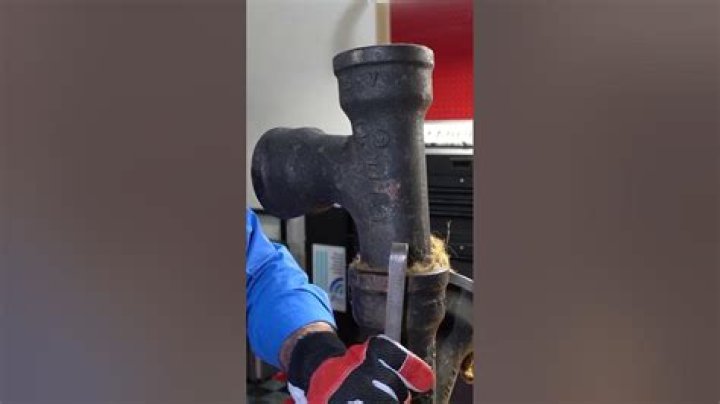 What is oakum made from?