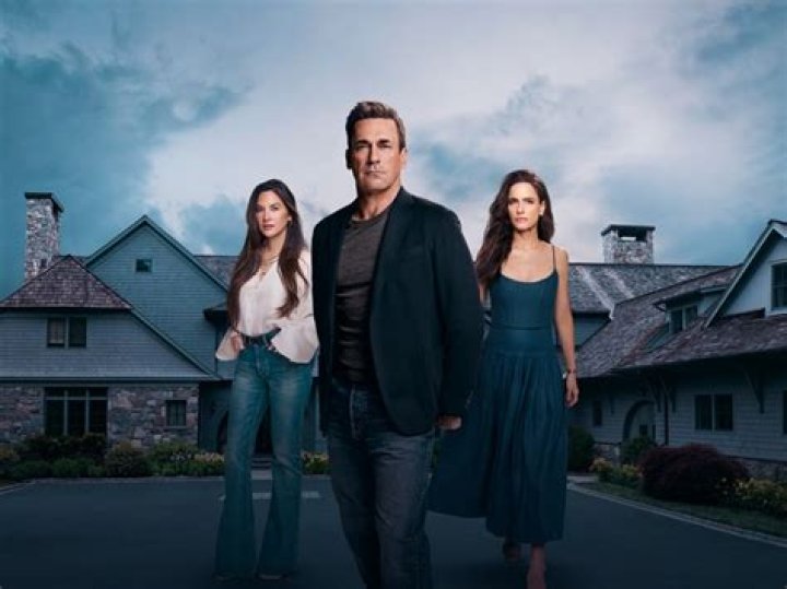 What is show LLDP neighbors?