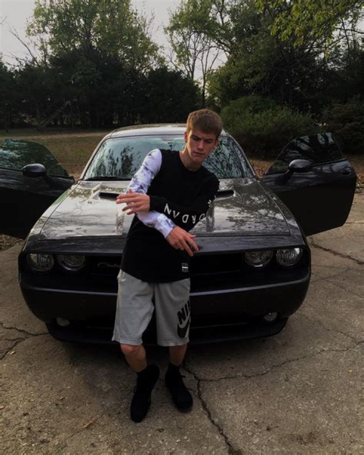 What is Tanner Braungardt net worth?