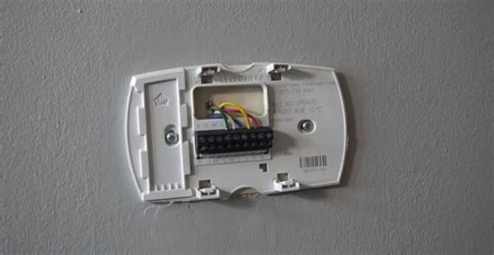 What is the common wire on a thermostat?