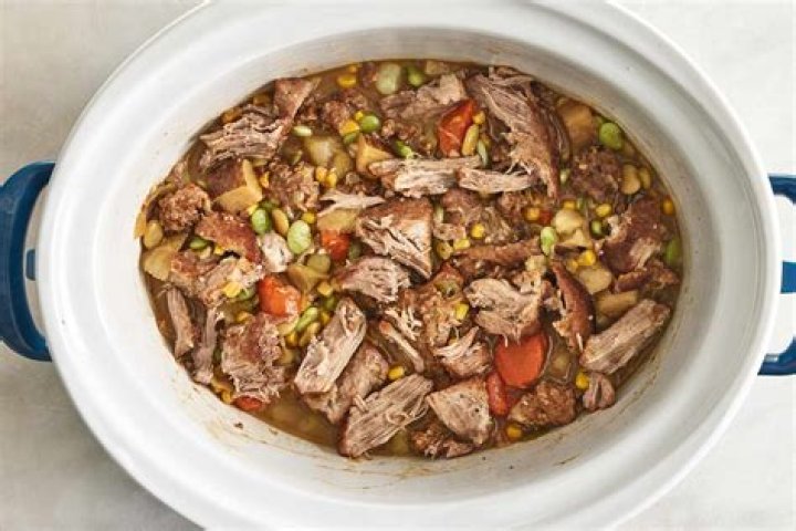 What is the difference between burgoo and Brunswick stew?