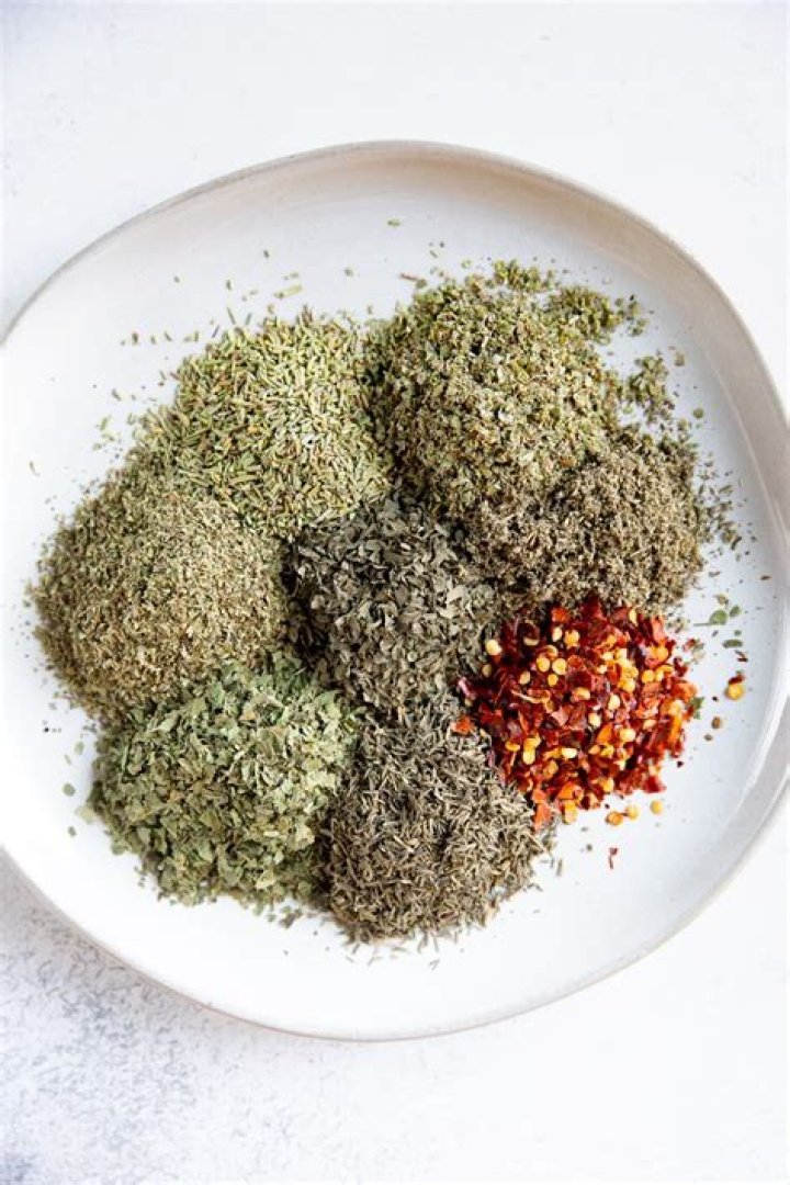 What is the difference between Italian seasoning and herbs de Provence?
