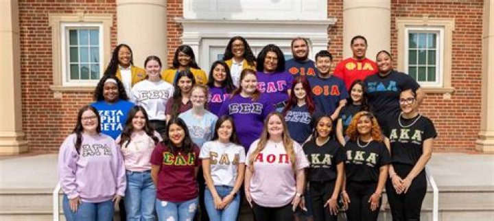 What sororities are at Baylor?