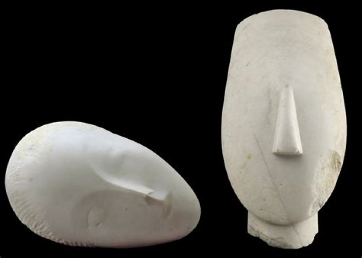 Where are Cycladic figurines found?