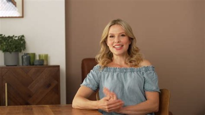 Where is Julia Hudson now?