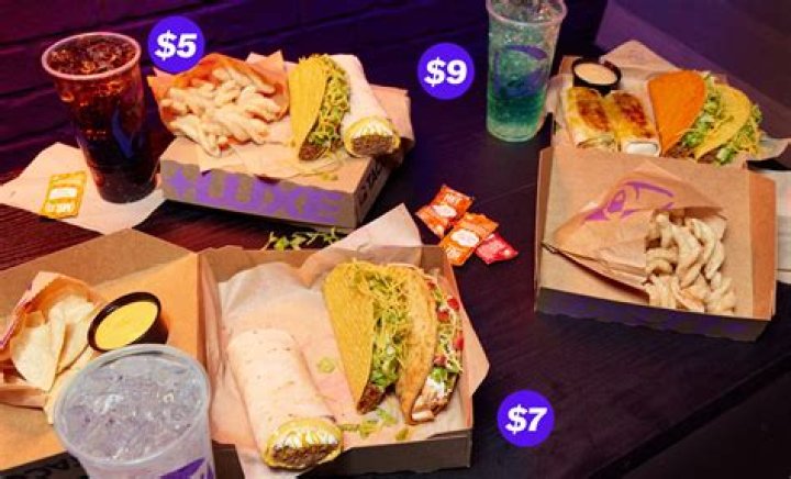 Which food items are available in Taco Bell’s Meal for 2 and Meal for 4 deals?