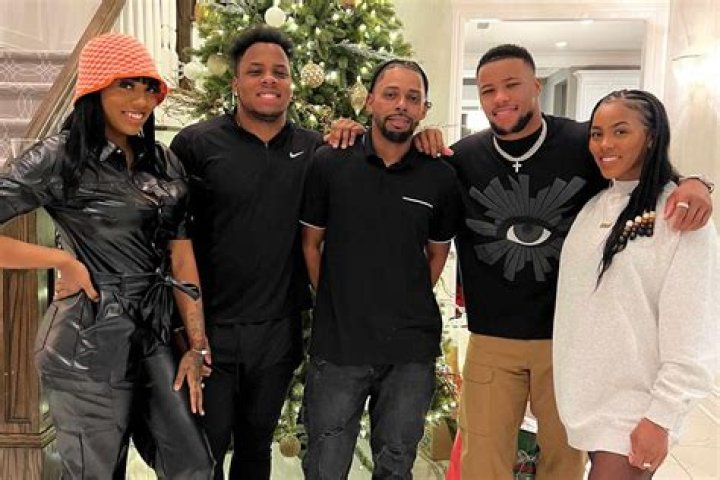 Who Are Alex Fedotowsky And Beth Johnson? Ali Fedotowsky Parents, Siblings And Net Worth