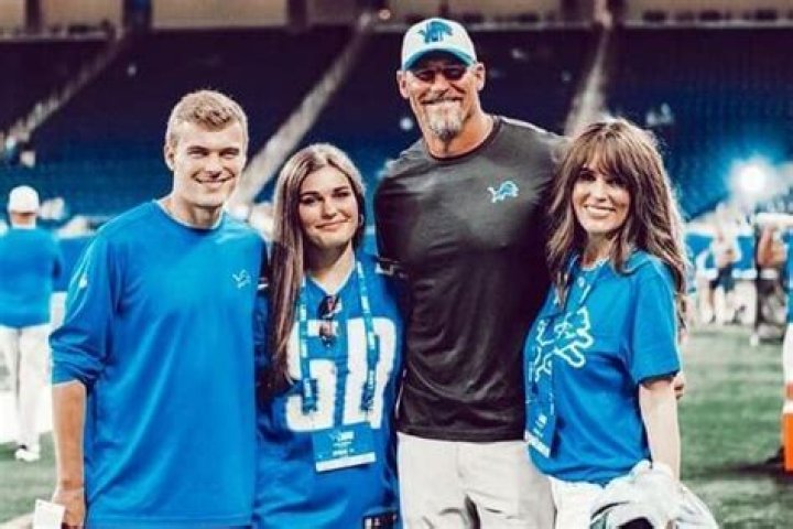 Who are Dan Campbell parents?