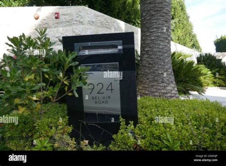 Who bought 924 Bel Air?