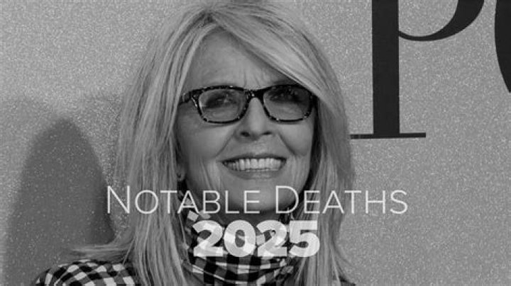 Who dies in the Mockingjay?