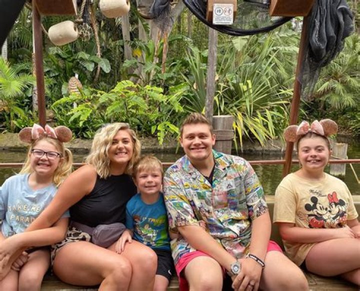 Who is American Idol Zachariah Smith Wife Crysta Marie? Married Life Family And Net Worth