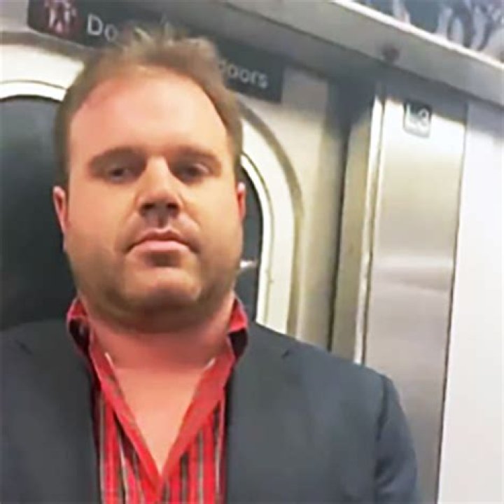 Who is Greg Kutzin? Man assaults woman carrying Palestinian flag on New York subway