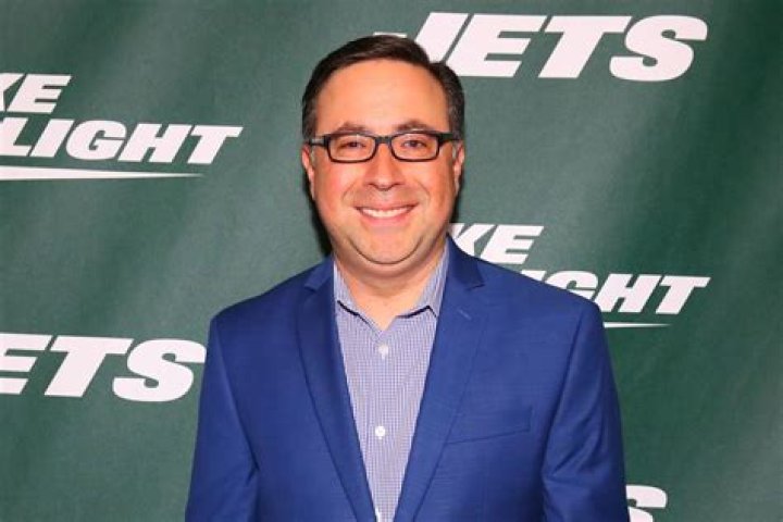 Who is Ian Eagle’s wife Alisa Beth Terry?