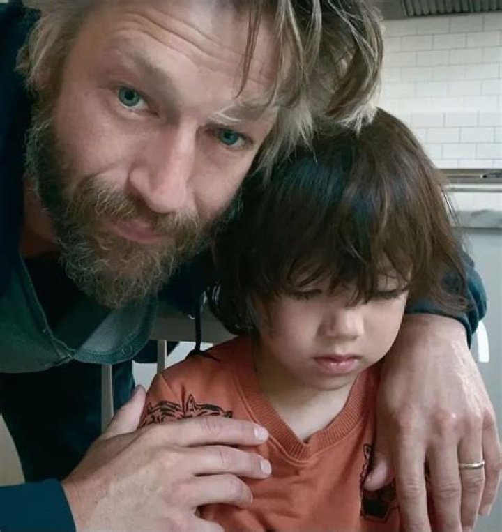 Who is Lisha Bai? Peter Scanavino Kids