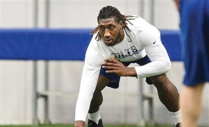 Who Is Mo Alie-Cox Mother Saudatu Karoma?