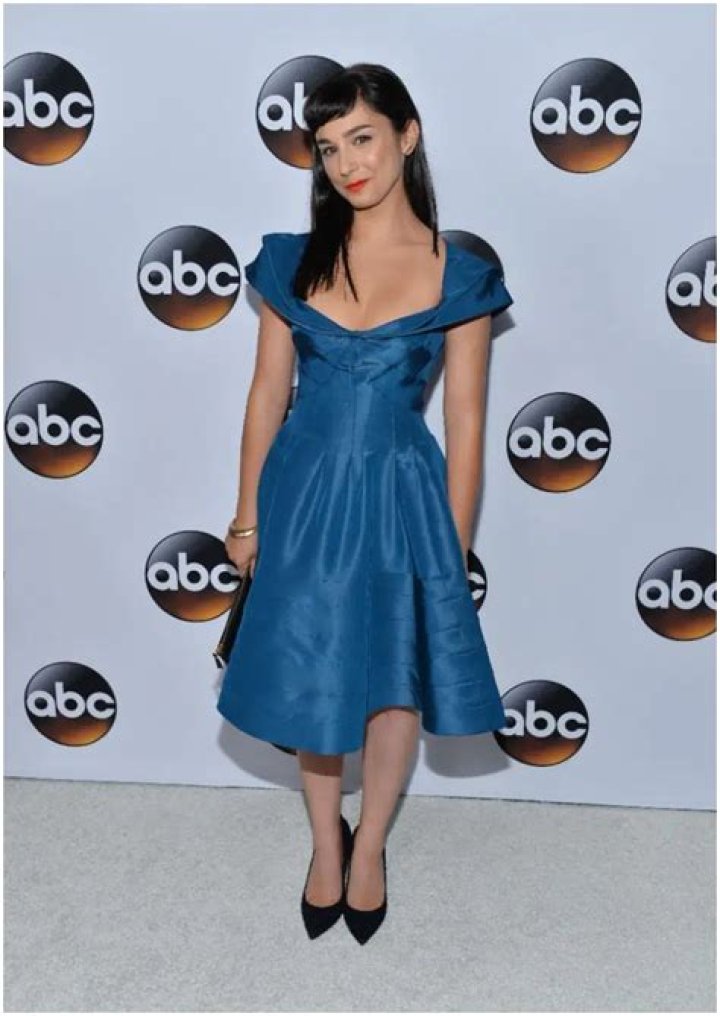 Who is Molly Ephraim? See Net-worth, Quote, Awards, Fact, Wiki