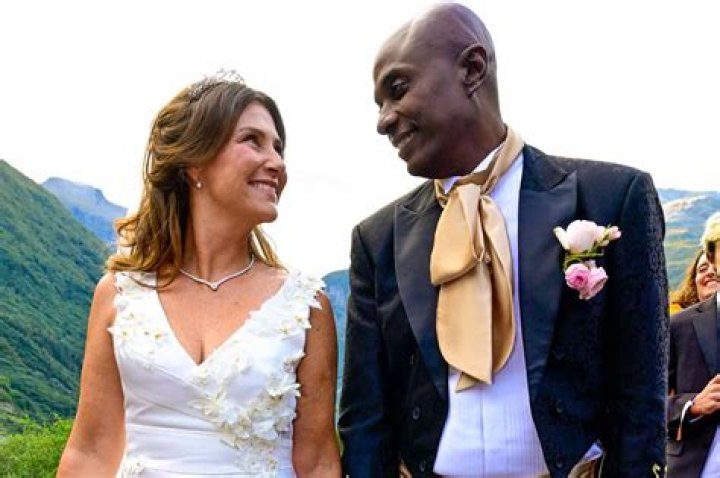 Who is Robert Greenberg married to?