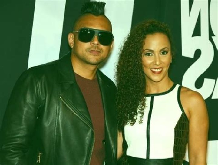 Who is Sean Paul wife Jodi Stewart?
