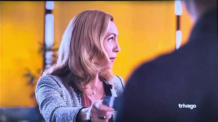 Who is the woman in the trivago commercial?