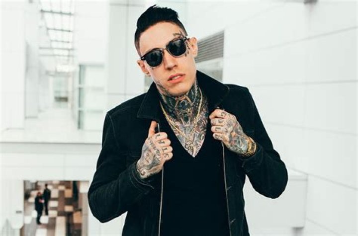 Who is Trace Cyrus? Age, Net Worth, Girlfriend, Height, Wiki