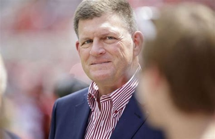 Who owns the Oklahoma City Thunder?