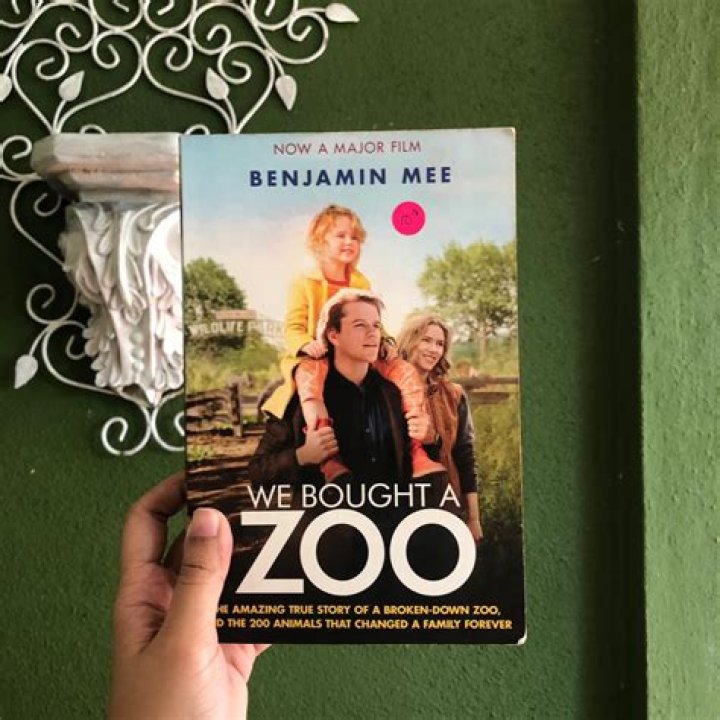 Who plays the dead wife in We Bought a Zoo?