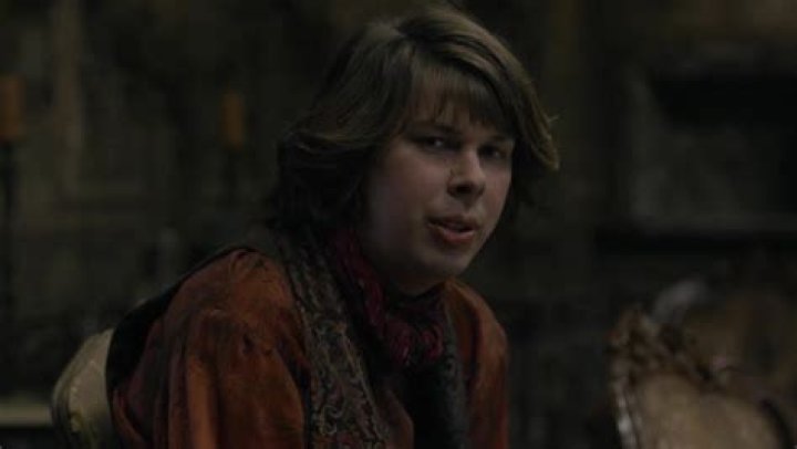 Who plays the Henchperson of indeterminate gender?