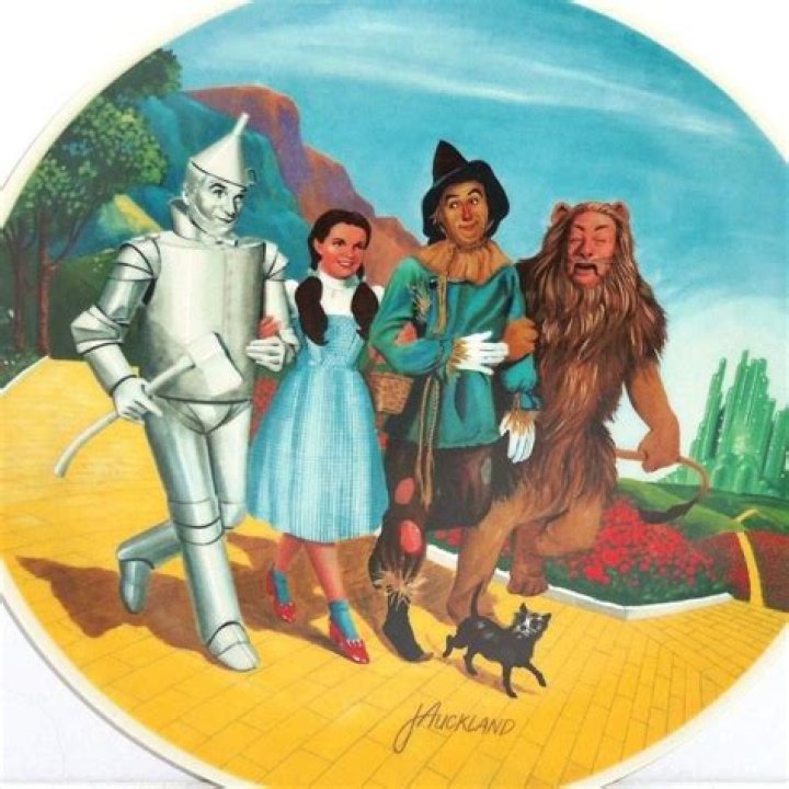 Who was born on August 9?