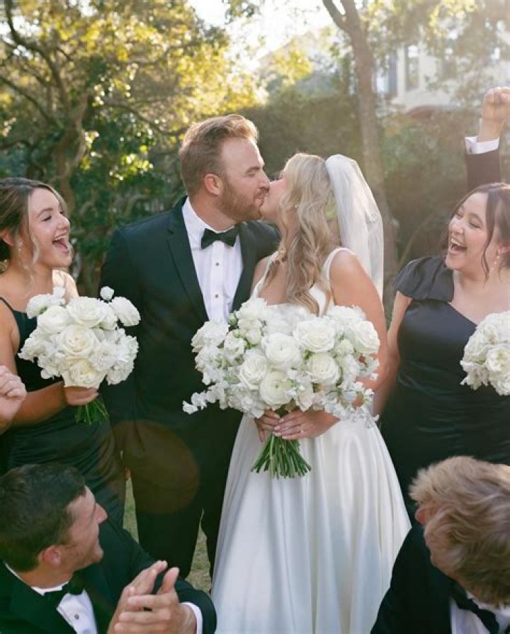 Why are LeslieAnne Wade and Tom Watson ending their marriage?