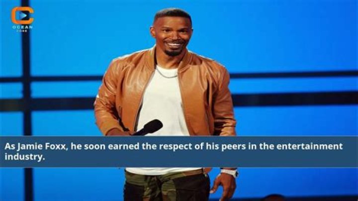 Why did Jamie Foxx change his name?