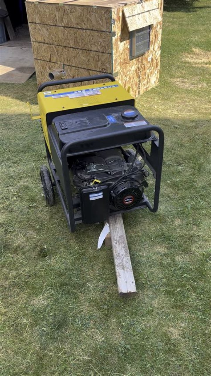 Why does my generator rev up and down?