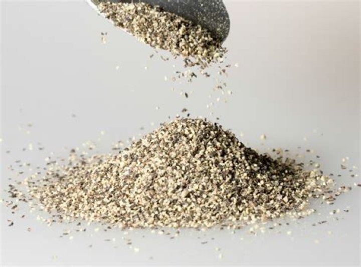 Will black pepper keep ants away?