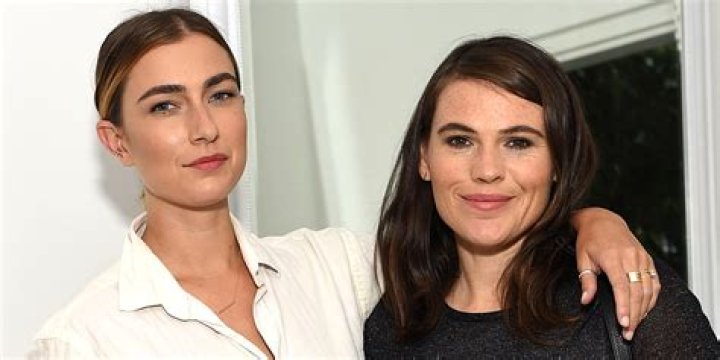Yes, Clea DuVall Is A Lesbian- Is She Dating Mia Weier? Family And Net Worth