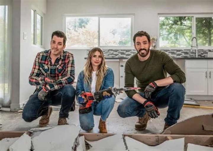 “Your choices were beautiful”: Celebrity IOU fans impressed with Drew Barrymore’s renovation ideas for her best friend’s home