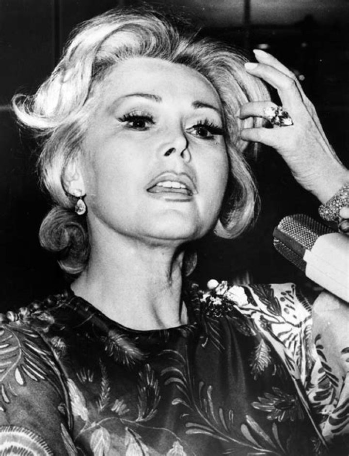 Zsa Zsa Gabor – Biography, Net Worth, Spouse Or Husband, Daughter, Sisters
